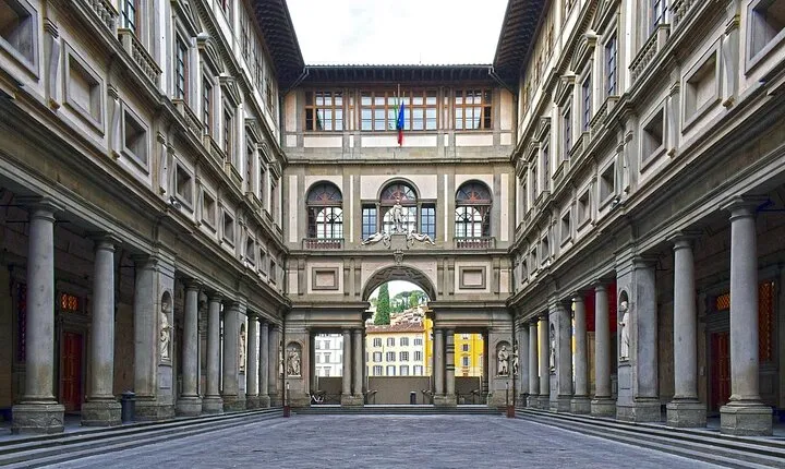 Skip the line: Uffizi Gallery small group tour