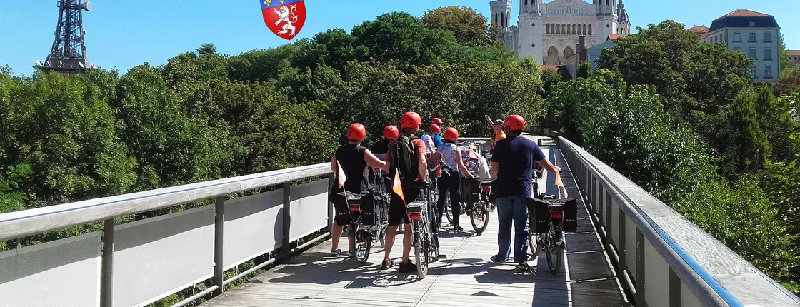 4-hour Electric bike tour in Lyon with food tasting