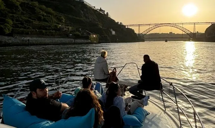 Douro River Cruise City Views, Welcome Drink & Porto wine