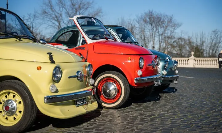 Rome Vintage Fiat 500 and Vespa Tour with Prosecco
