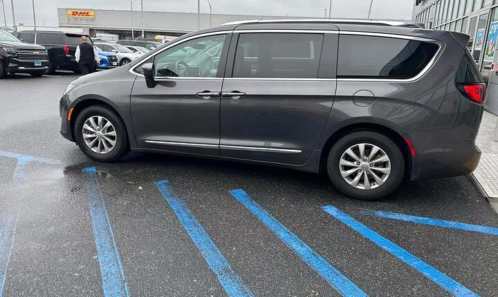Oakland Airport (OAK) to San Francisco - Round-Trip Private Car Transfer