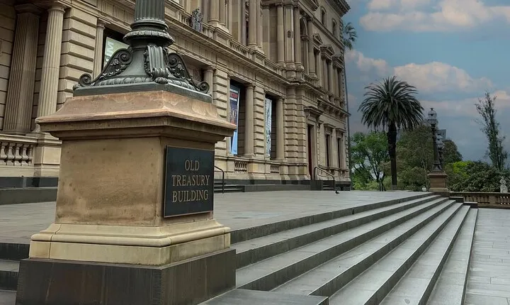 A Guided Walking Tour on the History of Melbourne