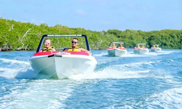 Cancun speedboat and snorkel tour: shared speedboat