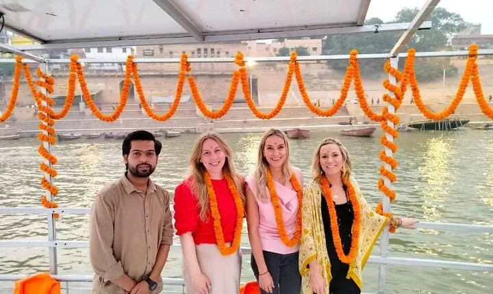 From Varanasi: Private 2-Day City Tour with Riverboat Experience