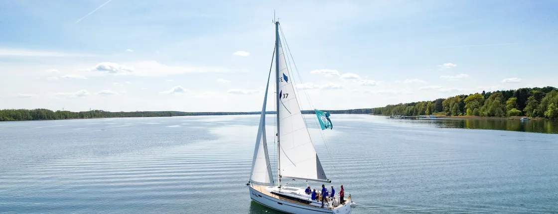 Family sailing from Bad Saarow near Berlin