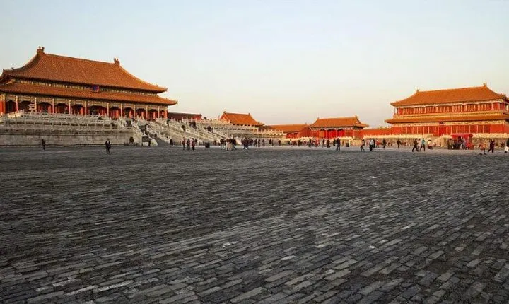 Beijing Royal Essence Walking Tour with Lunch