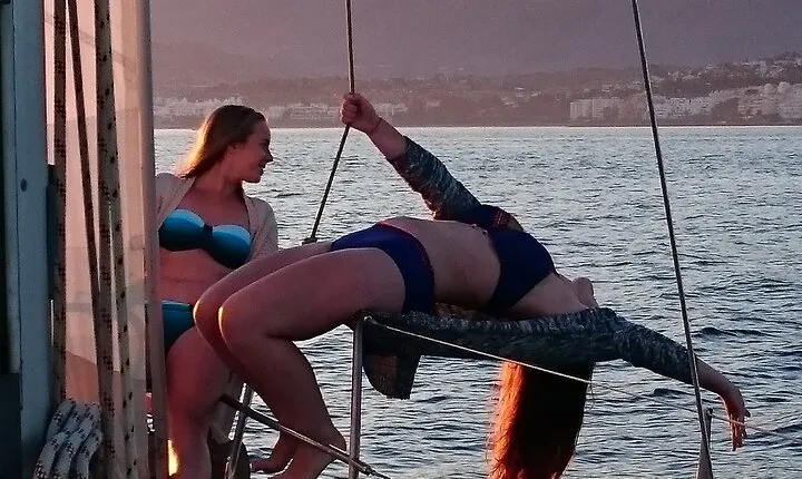 Private Sailing - dolphin Experience from Estepona - drink & food