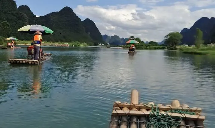 1 Day Yangshuo Countryside Cycling and Yulong bamboo boat Private Tour