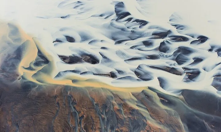 River-braids & Geothermal Private Photo Tour