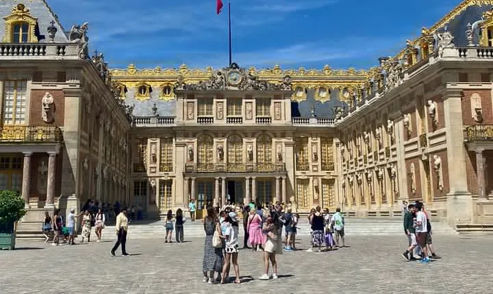 Private Versailles, Gardens, Trianon Live Guided Trip by Mercedes
