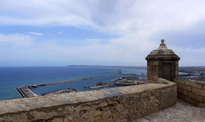 Old Town Private Walking Tour in Alicante