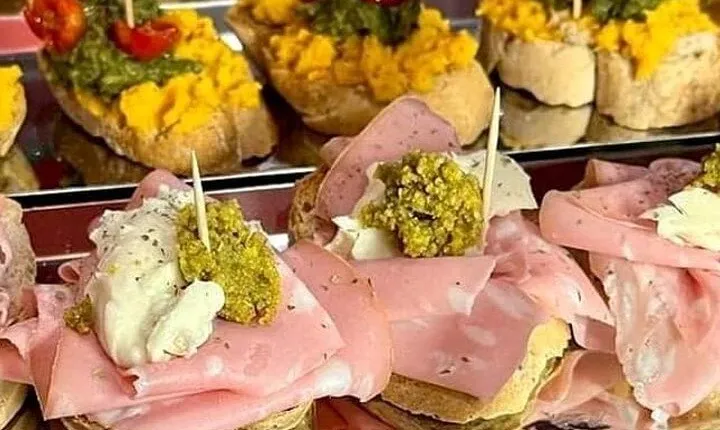 Street Food Bites of Venice Shared Tour