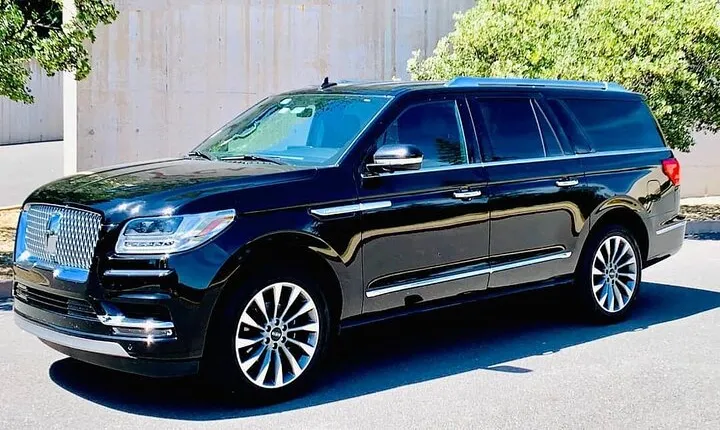Departure Transfer: Kuwait to Kuwait Airport KWI in Luxury SUV