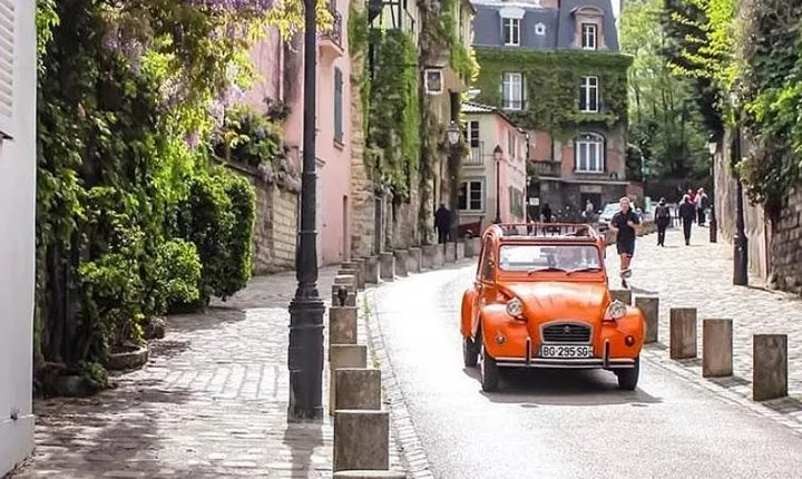 Vintage 2CV Adventure: 1 Hour 30 min Paris Secrets Tour