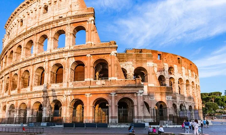 Rome Scavenger Hunt and Highlights Self-Guided Tour