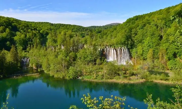 From Zagreb to Split or Trogir: Private Transfer with Plitvice Lakes