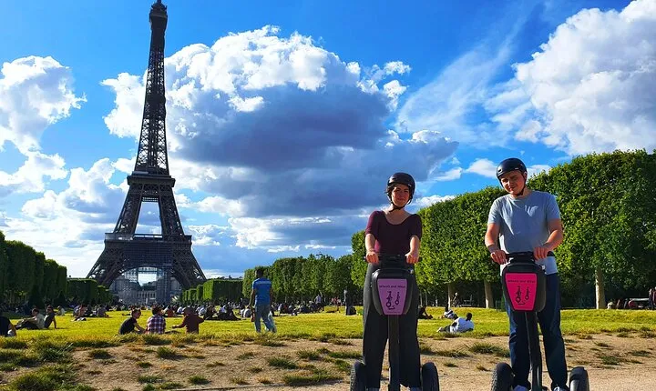 Paris Segway Express Tour (12 monuments in 1 hour and 15 minutes)