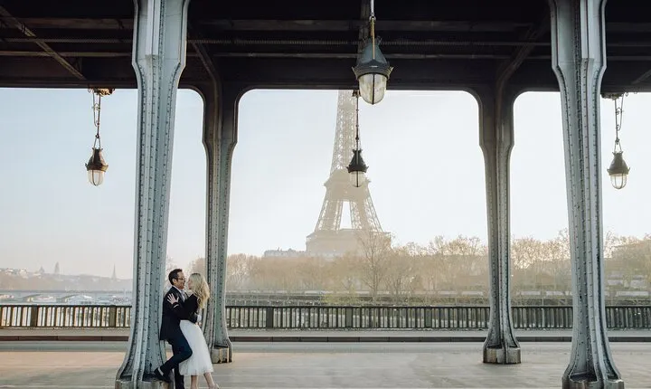 Paris - Private Photoshoot for Couples with a Local Photographer