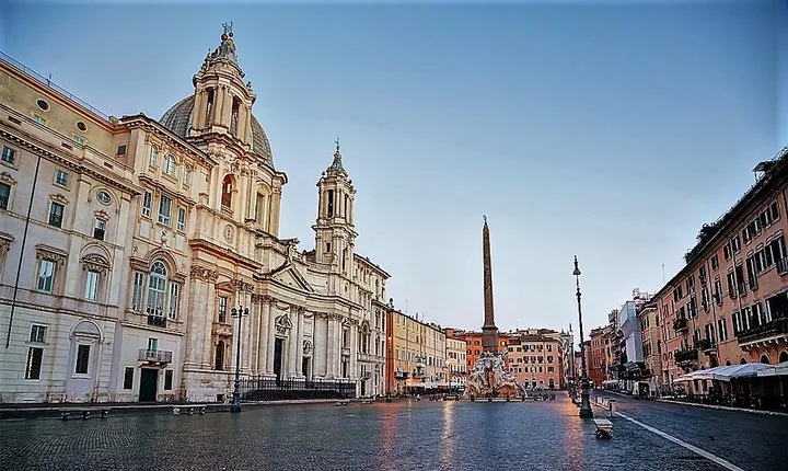 Rome at Sunrise Walking Tour: Pantheon Trevi Fountain & Breakfast