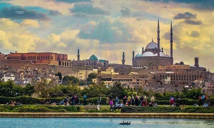 El Moez Street and Al Azhar Park Day Tour in Cairo