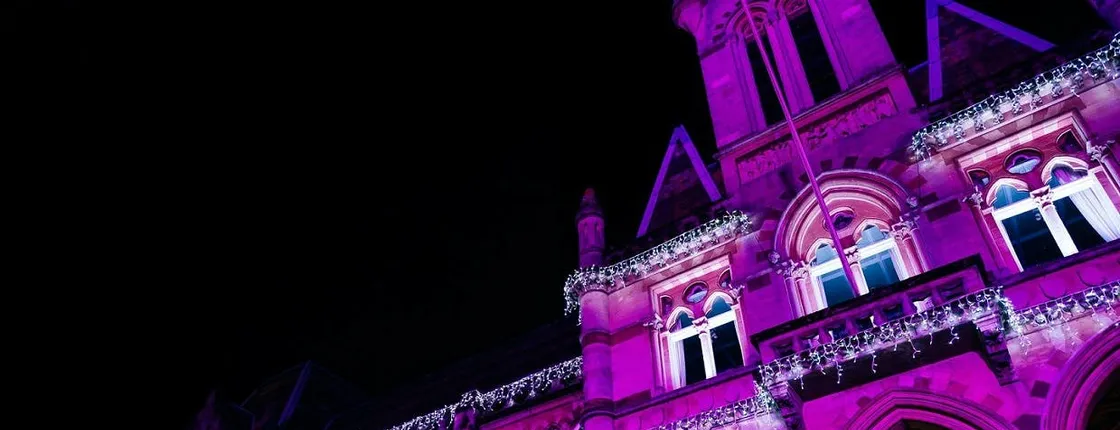 Guided Christmas mulled wine walk in Winchester