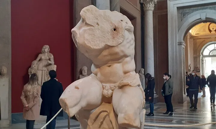 Semi-Private Tour : Vatican Museums, Sistine Chapel & Basilica.