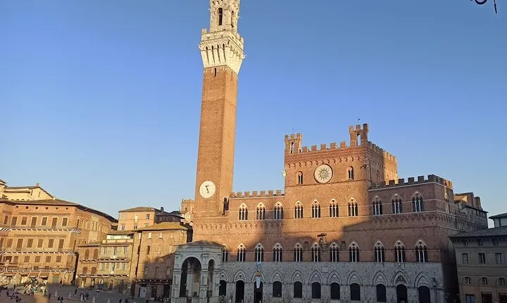 Visit of Siena & Chianti wine tour for small groups with lunch and tasting