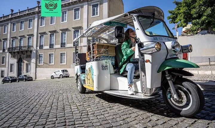 Lisbon: Half Day Sightseeing Tour on a Private Electric Tuk Tuk