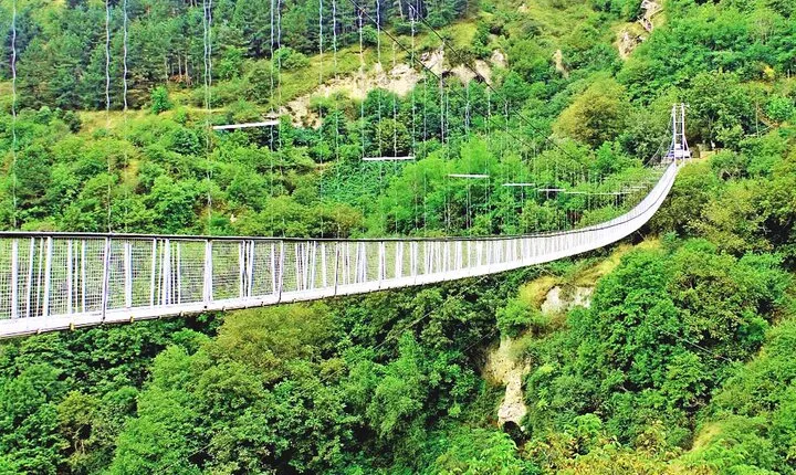 Private tour to Hin Areni winery, Tatev monastery & ropeway, Khndzoresk caves