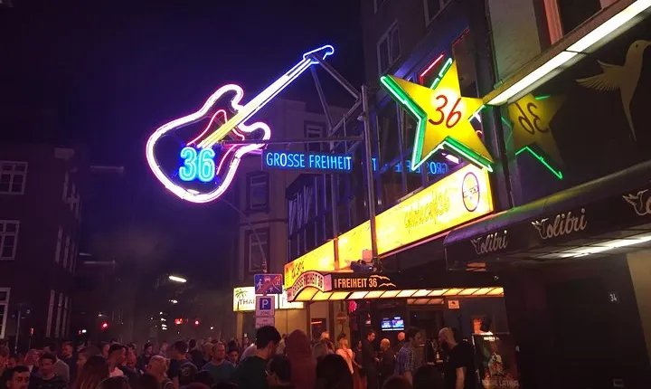 English guided tour Reeperbahn "Red light and Offence"