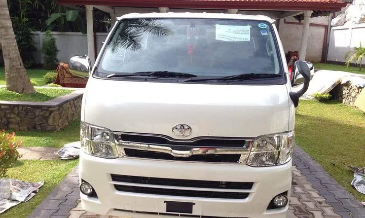Colombo Airport to Colombo Hotel One Way Drop - Private Transfer