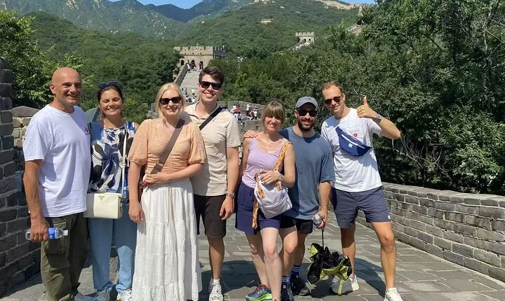 Private Day Tour: Badaling Great Wall & Summer Palace with Local Lunch