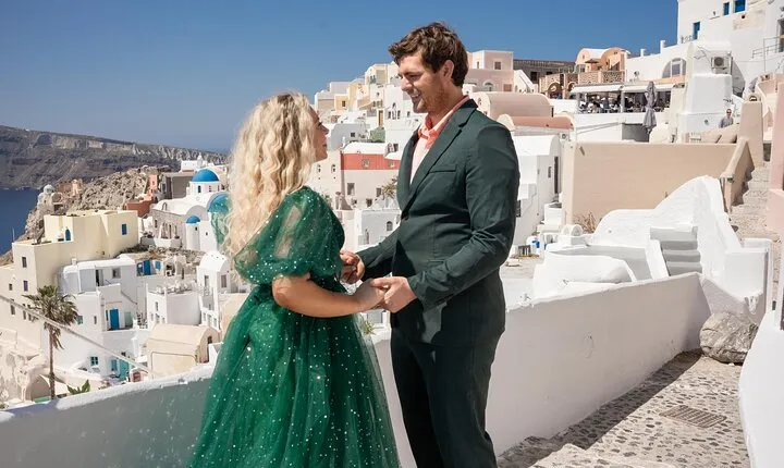 Santorini Vacation Photoshoot