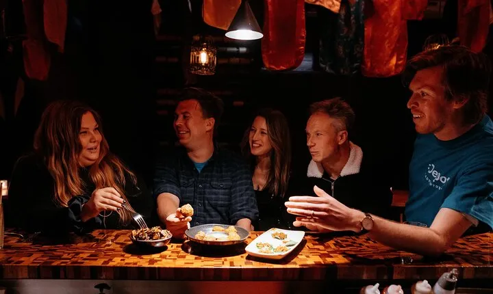 Melbourne: Progressive Dinner Tour - Chinatown, Laneways & Drink