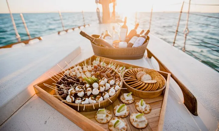Key West Small-Group Sunset Sail with Wine and Hors d'oeuvres