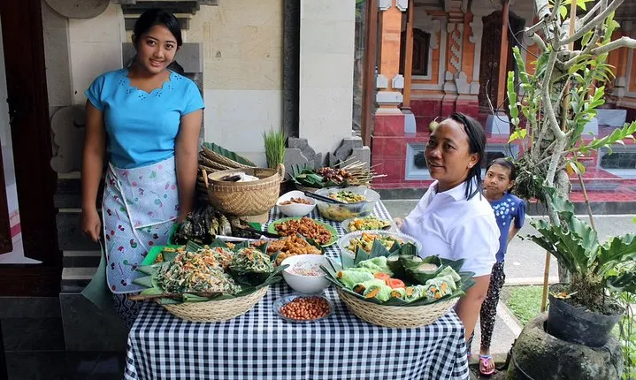 PRIVATE Authentic Balinese Cooking Class in Ubud at Putu's Home