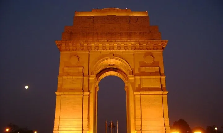 Private Old and New Delhi 1-Day Tour By Mercedes