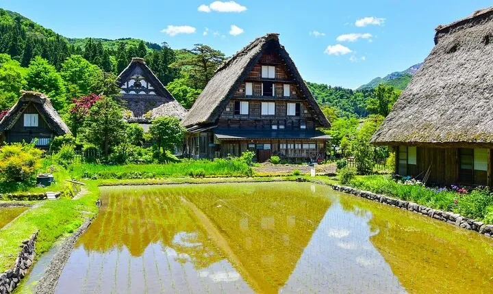 Departing from Takayama [Regular sightseeing bus] World Heritage Sites Shirakawago and Gokayama Ainokura