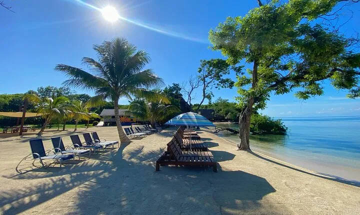 Private Tour in Bradys Cay at Roatan Honduras