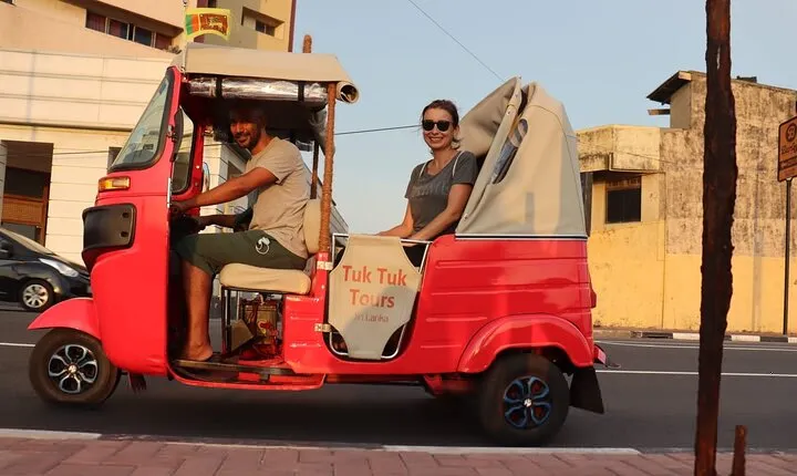 Tuk Tuk Private City Tour in Colombo - All-inclusive