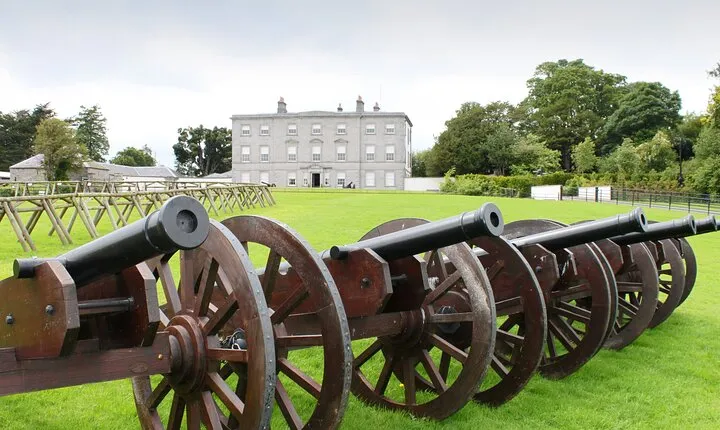Private Tour from Dublin to the Boyne Valley in a Luxury Car