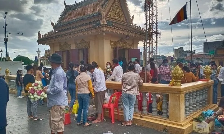 Full-Day Sightseeing and Historical Tour of Phnom Penh