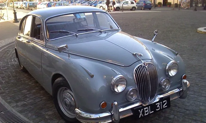 Tour of Roman Hills in Vintage Jaguar MKII