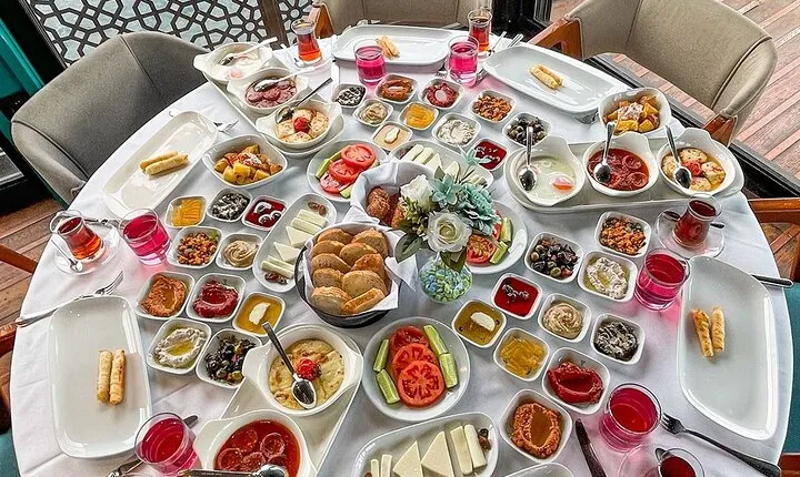 Breakfast Tour on the Bosphorus by Boat