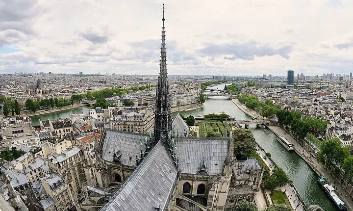 Private ONE WAY transfer from/to Paris CDG from/to Paris city