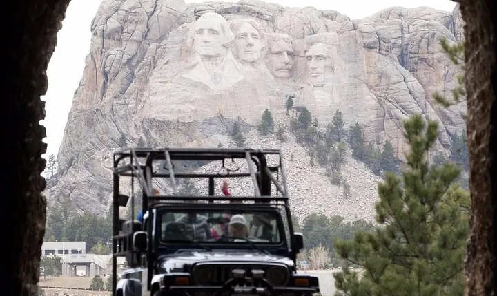 JEEP Bison Safari at Custer State Park - Family Friendly Prices