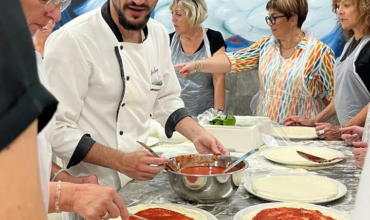 Authentic Pizza Making Class in Naples with Appetizers and Drink