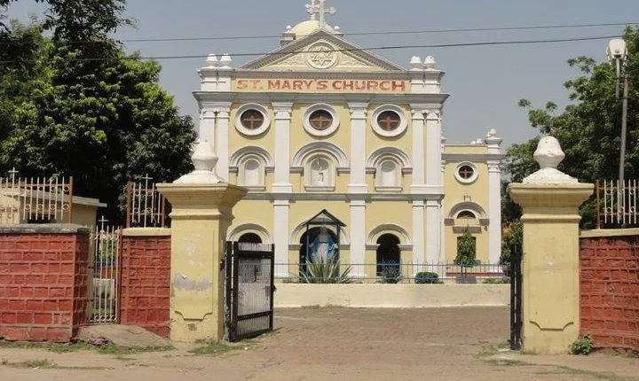 Visit The Famous Churches With Taj Mahal Sunrise Tour