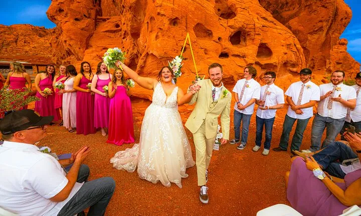 Valley of Fire Romance: Wedding Ceremony & Photography 
