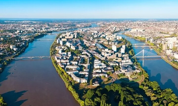 Nantes Must-see Attractions Walking Tour With A Guide